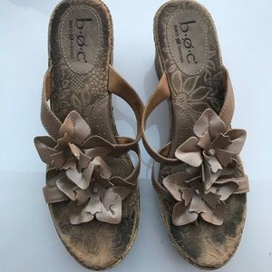 B•O•C-Born Concept Leather Flower Wedge Sandals 🌸